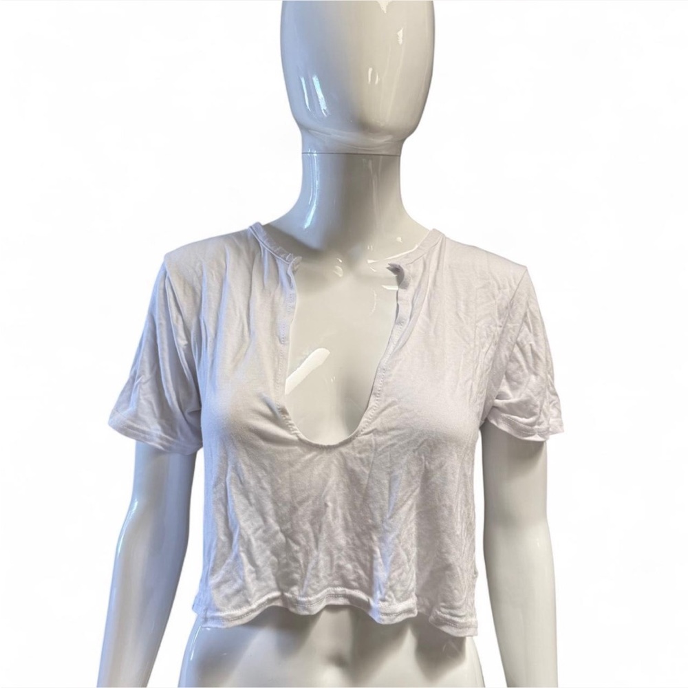 PrettyLittleThing White Crop Top